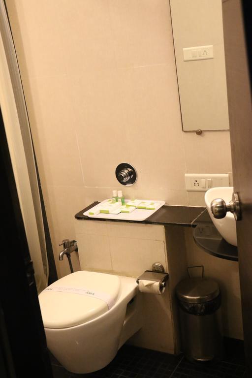 Pallavi A'Vida Navi Mumbai Exterior photo