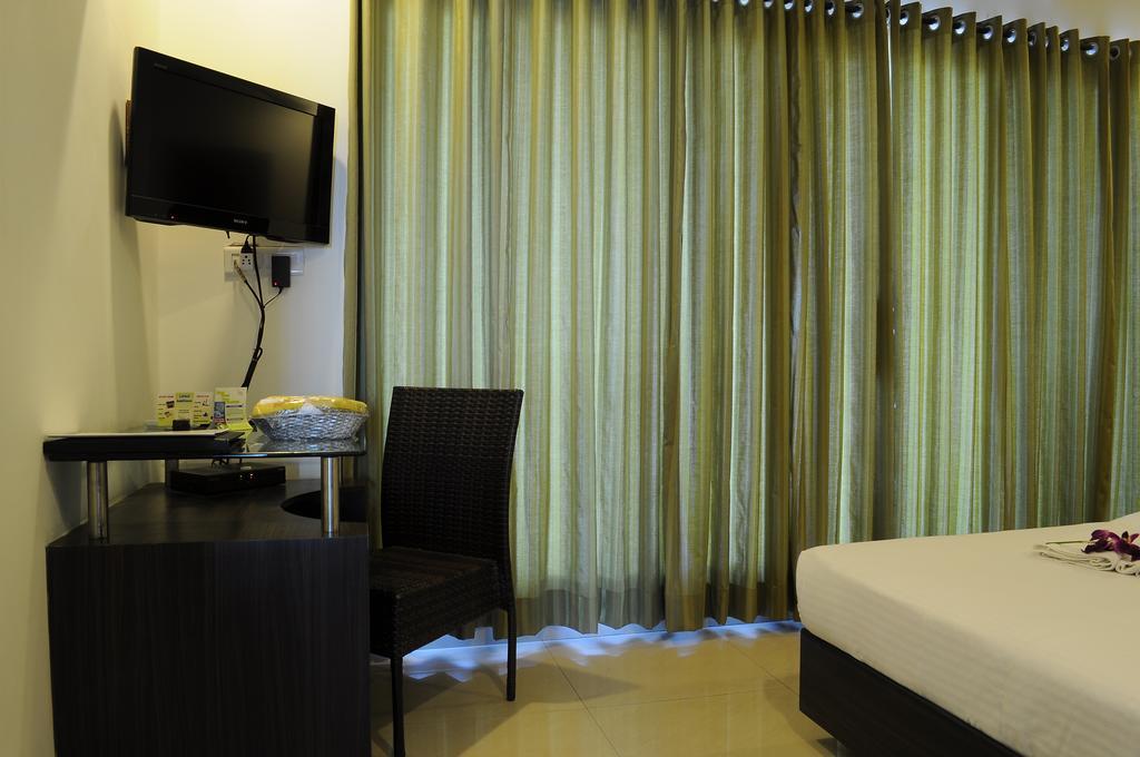 Pallavi A'Vida Navi Mumbai Exterior photo