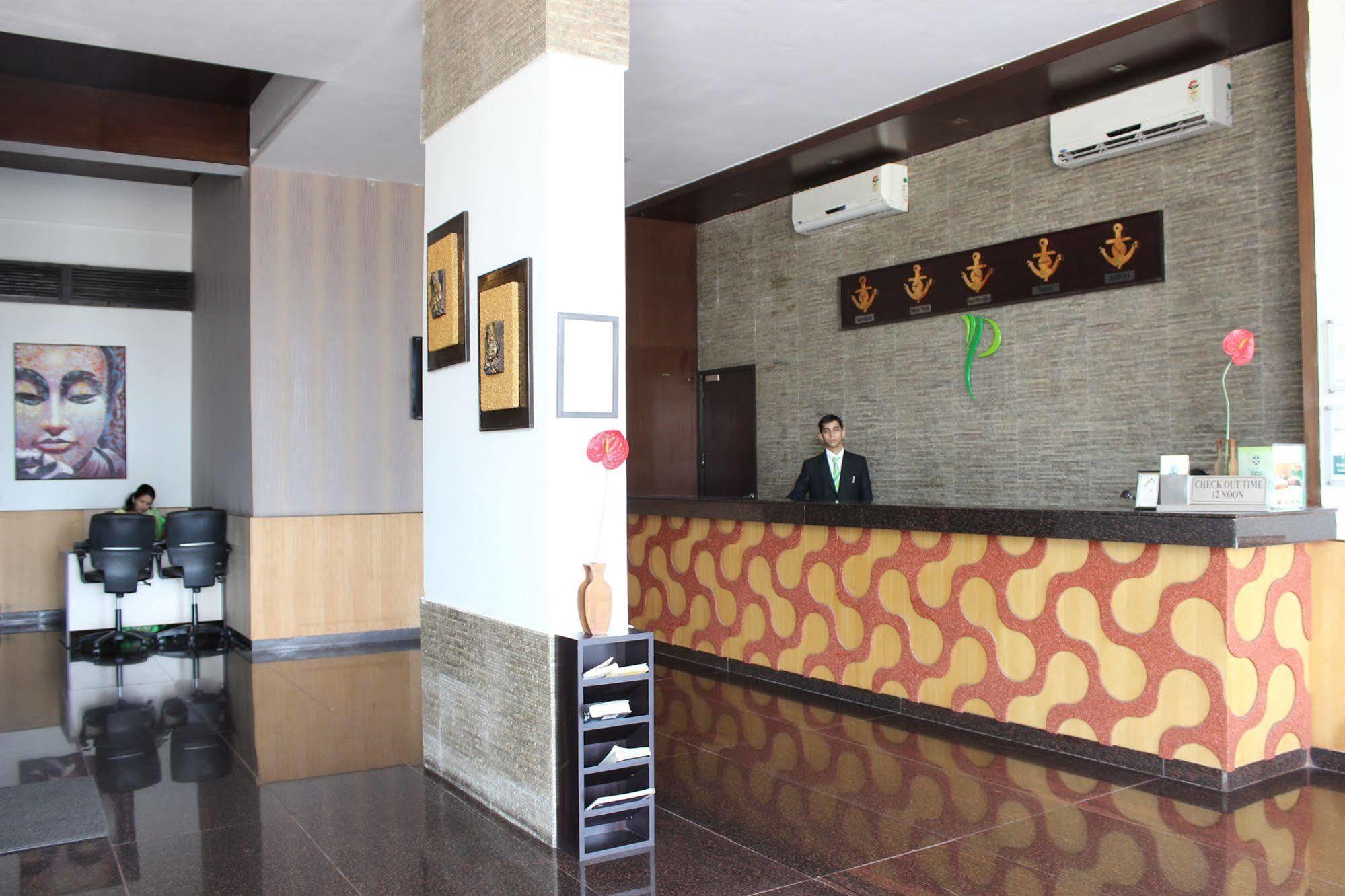 Pallavi A'Vida Navi Mumbai Exterior photo